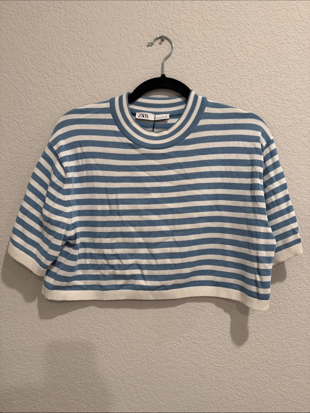 ZARA Light Blue and White Striped Cropped Knit Top